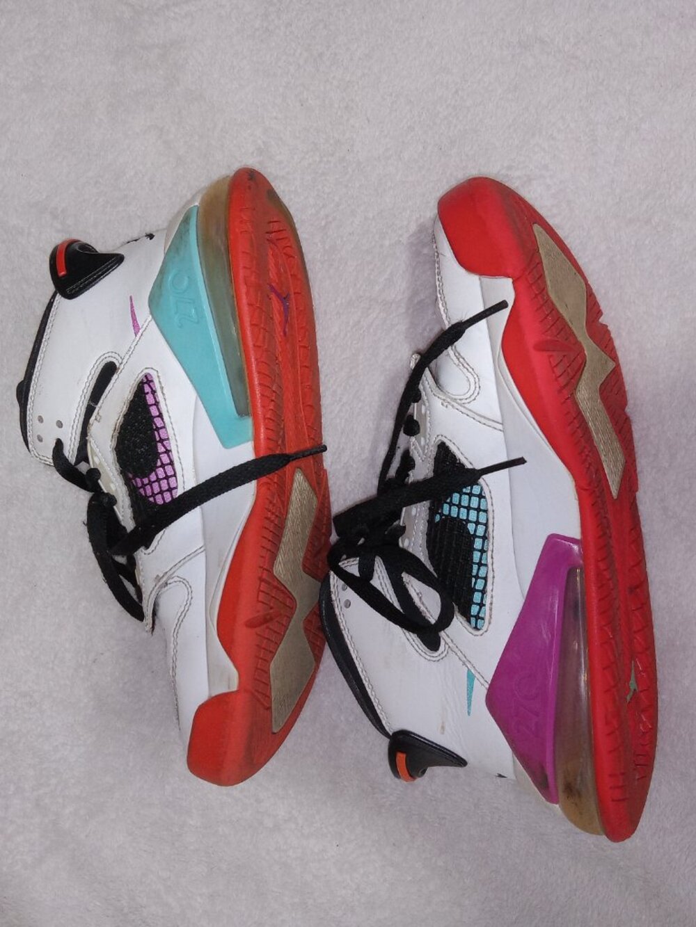 Nike Air Jordan Mars 270 GS 5.5Y Youth White Hyper Violet Total Orange Black - Picture 9 of 13